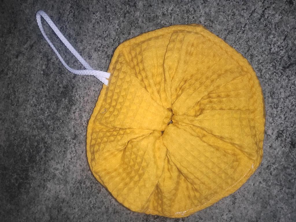 Fleur de douche nid d abeille Moutarde